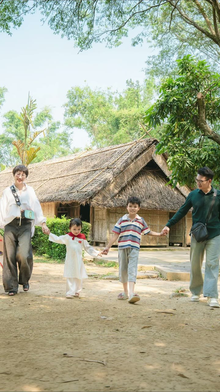 Quỳnh Anh về thăm quê Bác 17/4/2026