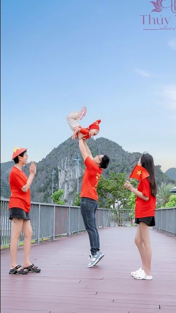 Viết tiếp câu chuyện hoà bình — niềm tự hào dân tộc, niềm tự hào gia đình