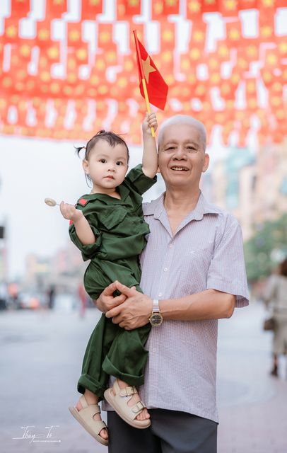 Cờ đỏ sao vàng rợp trời The Venice — Ocean Park 3