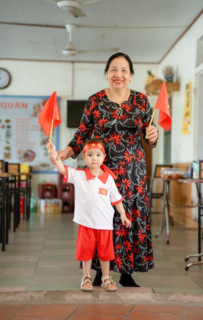 Bà nội và các cháu — bức ảnh của một gia đình Việt — ảnh 99