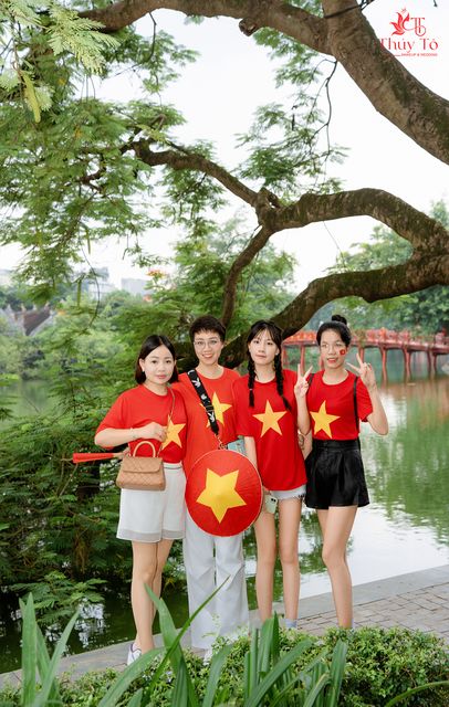 Cầu Thê Húc và cây cổ thụ bên Hồ Gươm — ảnh 150