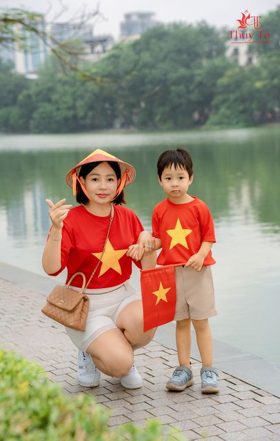 Cầu Thê Húc và cây cổ thụ bên Hồ Gươm — ảnh 152