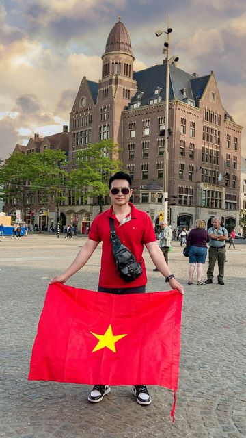 Lá cờ Việt Nam tung bay nơi trời Âu — ảnh 164