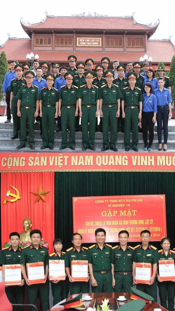 Cờ đỏ sao vàng mừng đại lễ — ảnh Thúy Tô Studio — ảnh 185