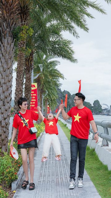 Cờ đỏ sao vàng mừng đại lễ — ảnh Thúy Tô Studio — ảnh 190